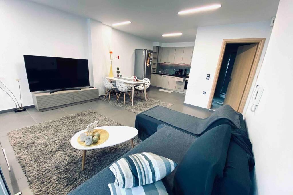 Hitech Appartment Amaliada Exterior photo