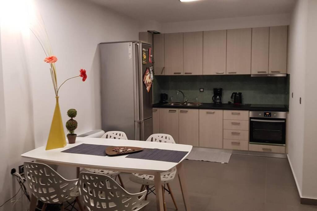 Hitech Appartment Amaliada Exterior photo